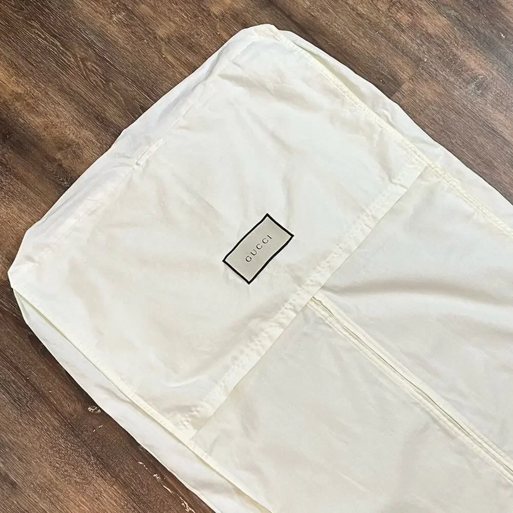 Gucci | Garment Bag & Velvet Coat Hanger | Off-white/Black | Bag: 20.5 x 57 inch